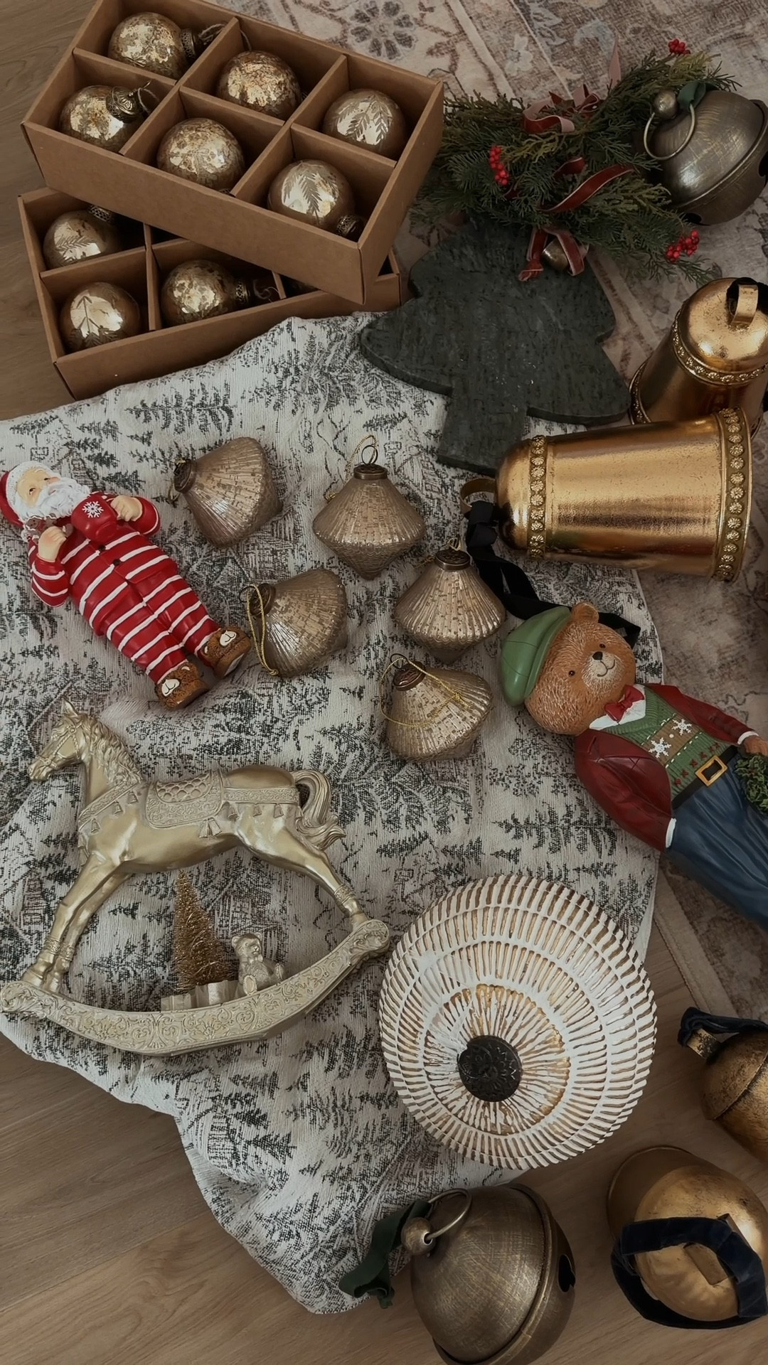 It’s that time again 🎄✨🧸

Nutcracker and teddy bear from homegoods, Santa from Kirkland, tree skirt from tjmaxx

#LTKHoliday #LTKSeasonal #LTKHome