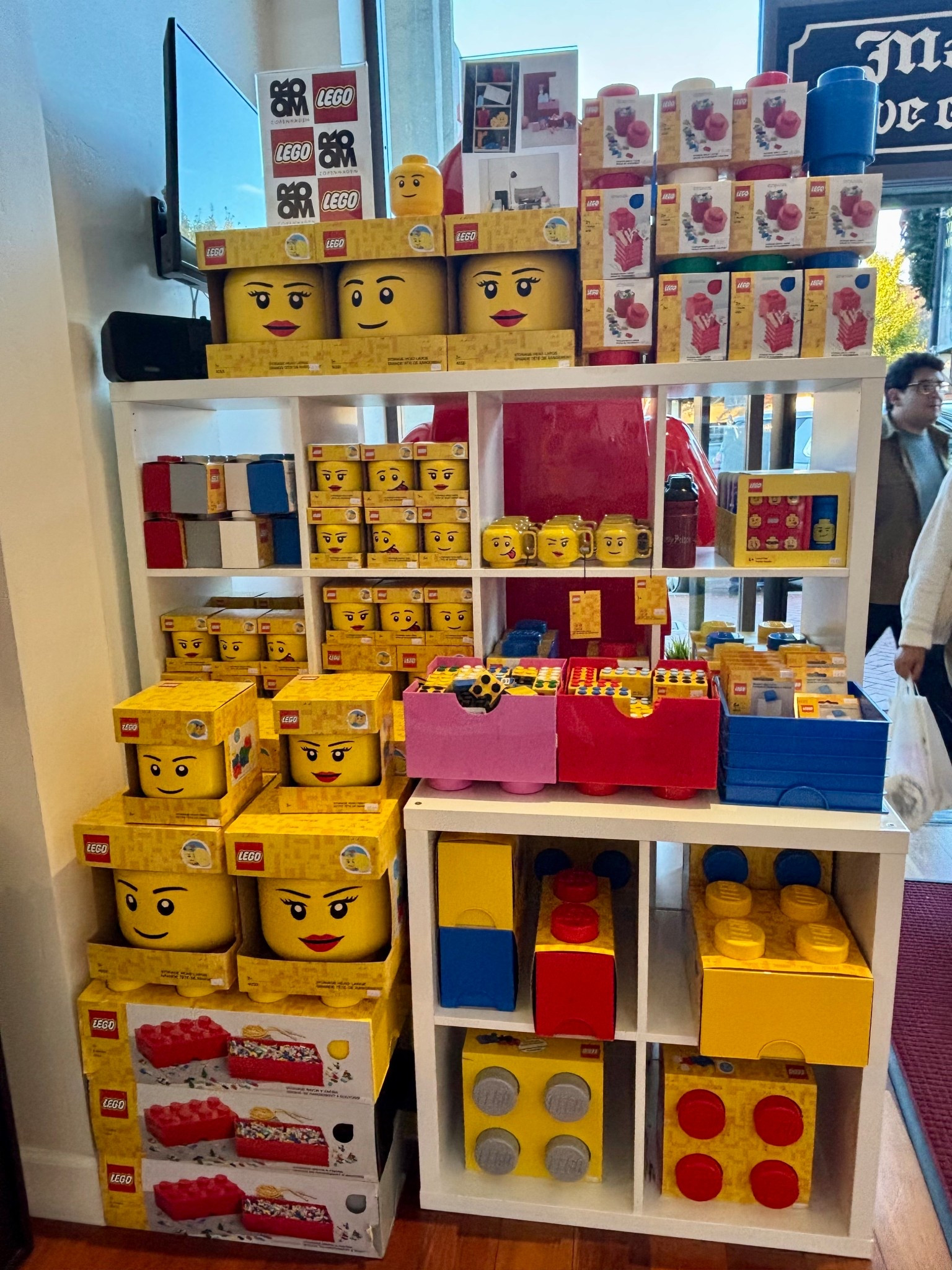 🧱✨ Cutest LEGO storage boxes!
Perfect for organizing bricks and adding a fun, colorful touch to any kids’ room 🎨💛


#LEGOStorage #KidsRoomDecor #PlayroomInspo #OrganizedPlay #MomApproved #LTKFamily

#LTKHome #LTKSaleAlert #LTKKids