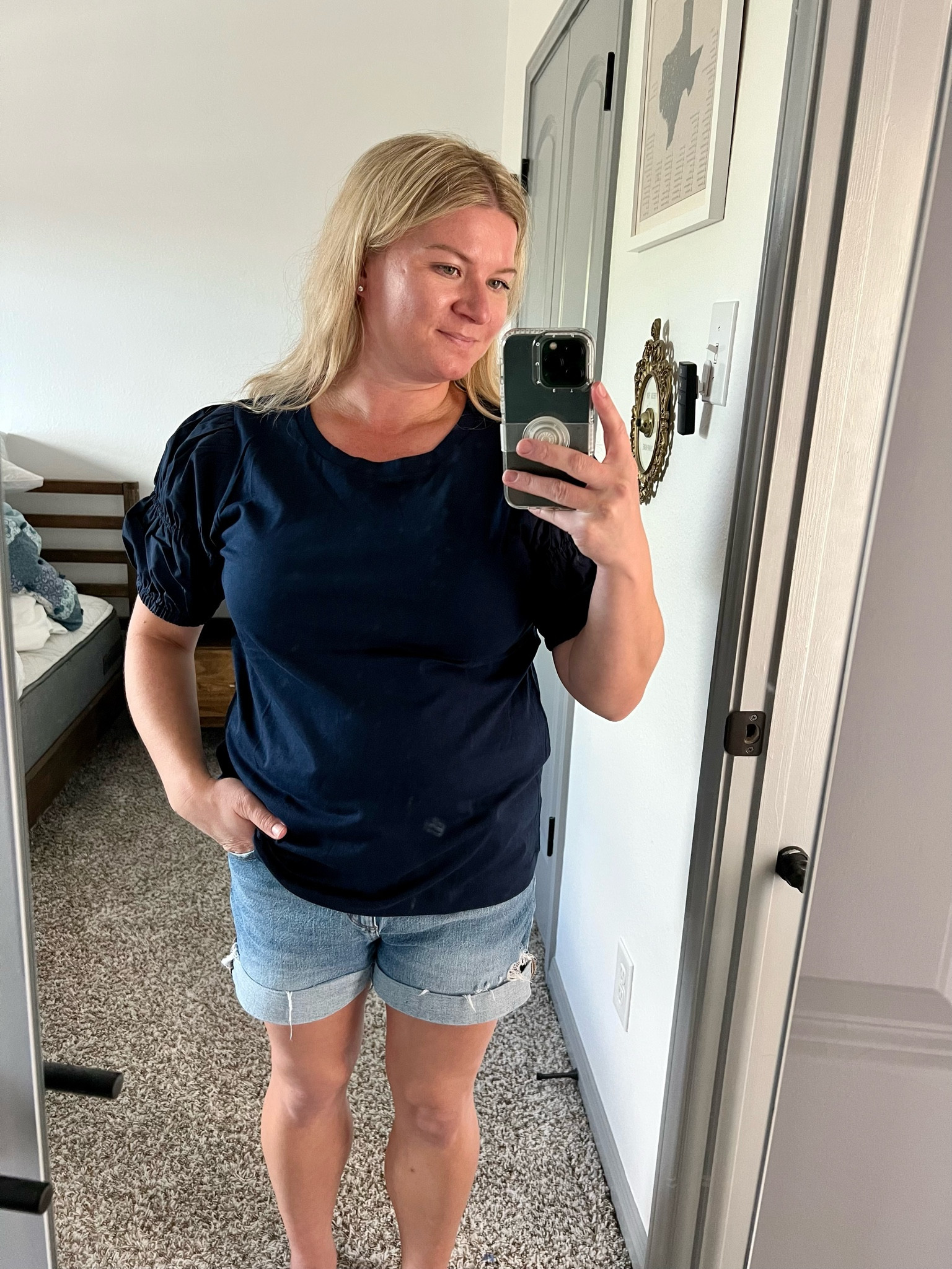 LOFT mixed media puffed sleeve navy blue top

#LTKstyletip #LTKworkwear #LTKfindsunder50