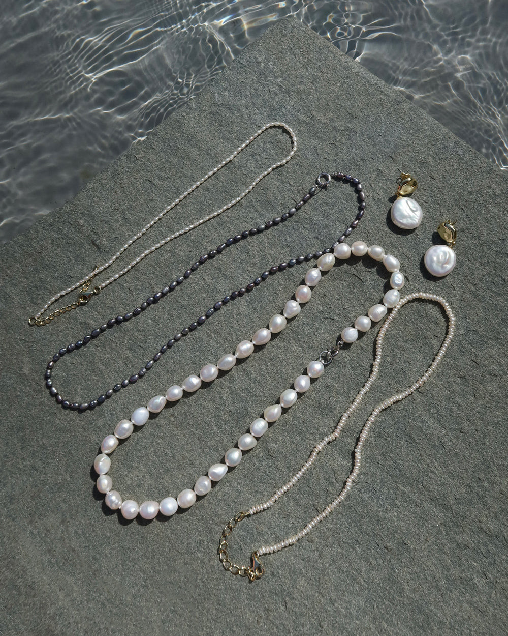 gabriella peacock pearl necklace

                      -

                      $88 | Cupcakes and Cashmere
