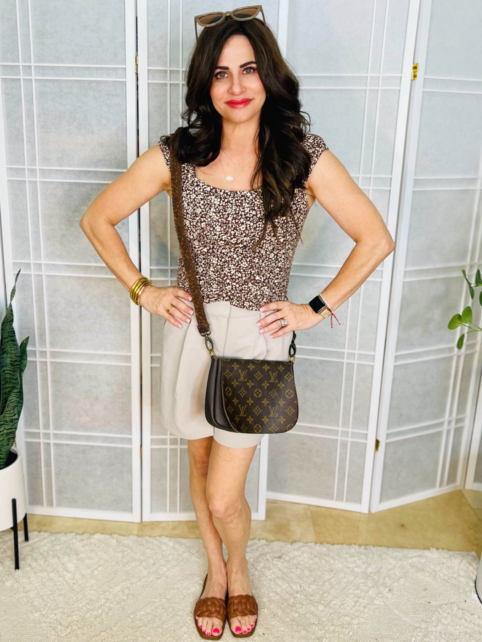 Sale ! sale ! 
Top sm 
Shorts 25 
Slides TTS 

#LTKSale #LTKstyletip #LTKSeasonal