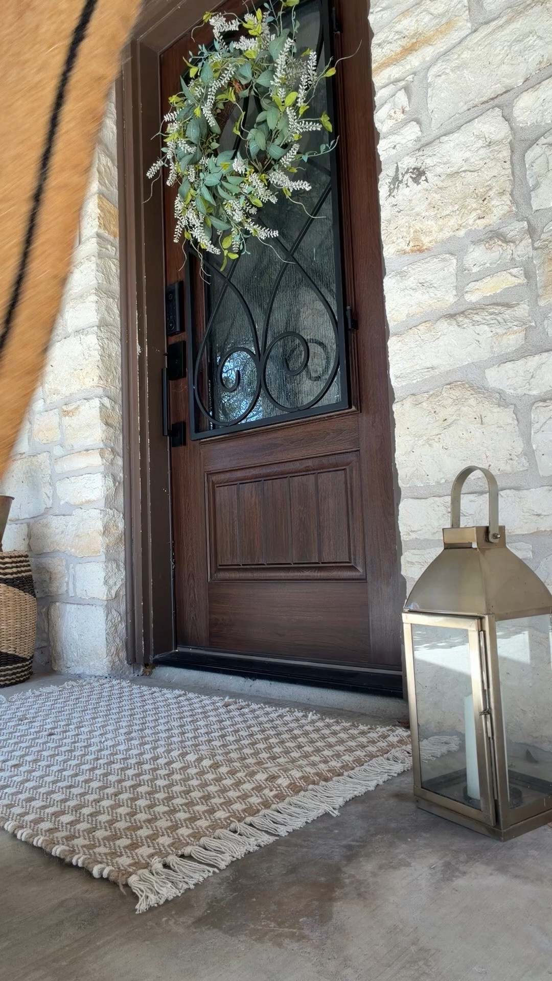 Front door refresh 
#spring#fromtdoordecor

#LTKHome #LTKSpringSale #LTKSeasonal