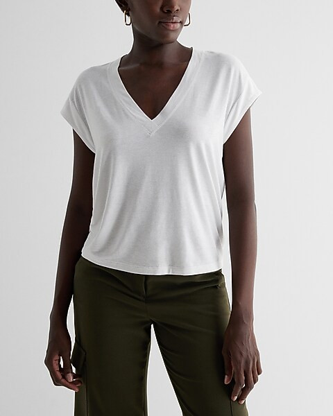 Supersoft Linen-Blend Skimming V-Neck Tee | Express