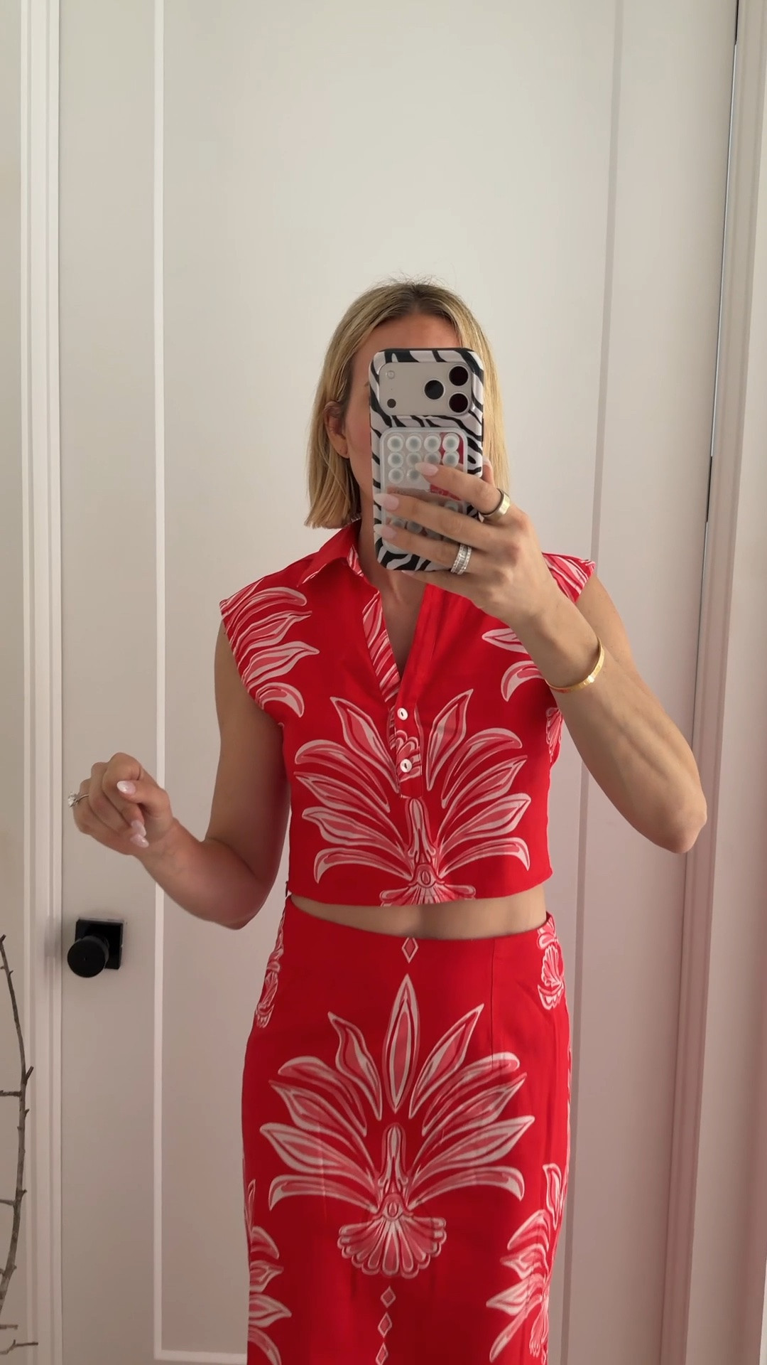 I’m wearing a small in the top and the skirt 


@Beyond by Vera ￼

#LTKOver40 #LTKSeasonal #LTKTravel