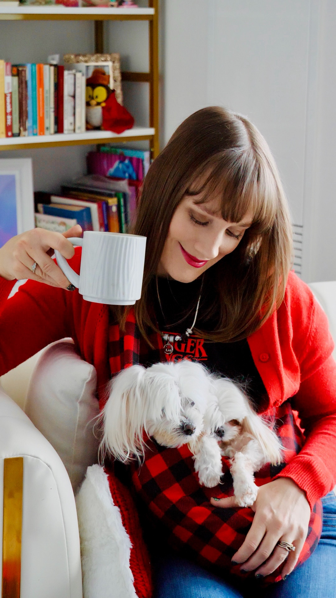 Please tell me I’m not the only one!!! Normally, I would be coming home and getting ready to watch Christmas and Holiday movies, but instead…I’m watching @strangerthingstv Season 5 Volume 1 for the 5th time 🤪😅🤣. 

I changed into a Stranger Things themed outfit and even my dog carrier from @thesnuggitsac is Stranger Things colours! I also updated my Pandora Stranger Things necklace and I love how it’s turned out! My Stranger Things The First Shadow t-shirt @stonbroadway pairs great with my red cardigan by @frenchconnection 🖤❤️

As per usual, I had to make yummy tea to enjoy. I chose this Pumpkin Spice Tea from my @drinkamoda Monthly Tea Box. The brand is @metropolitanteacompany 🎃 I thought it was a great choice because El blasting those pumpkins sitting her training session was SO COOL! 💥 

Have you watched all four episodes yet? ❤️🖤

Pandora charm bracelet, Pandora bracelet, Stranger Things, Stranger Things Season 5, Pandora Collection, Pandora Charms, Stranger Things Pandora Stranger Things, stranger things outfit, dog mom, demogorgon, get ready with me, dog mom life, dog carrier
#pandoraxnetflixstrangerthings #theofficialpandora
#pandorastrangerthings #strangerthings #strangerthingsseason5 #charmbracelet #pandoracharm #pandoracharms #pandorajewellery #pandorabracelet #theupsidedown #pandoracollection #demogorgon #pandoranecklace #whatiwore #holidayoutfit #holidayoutfitideas #grwmoutfit #thesnuggitsac