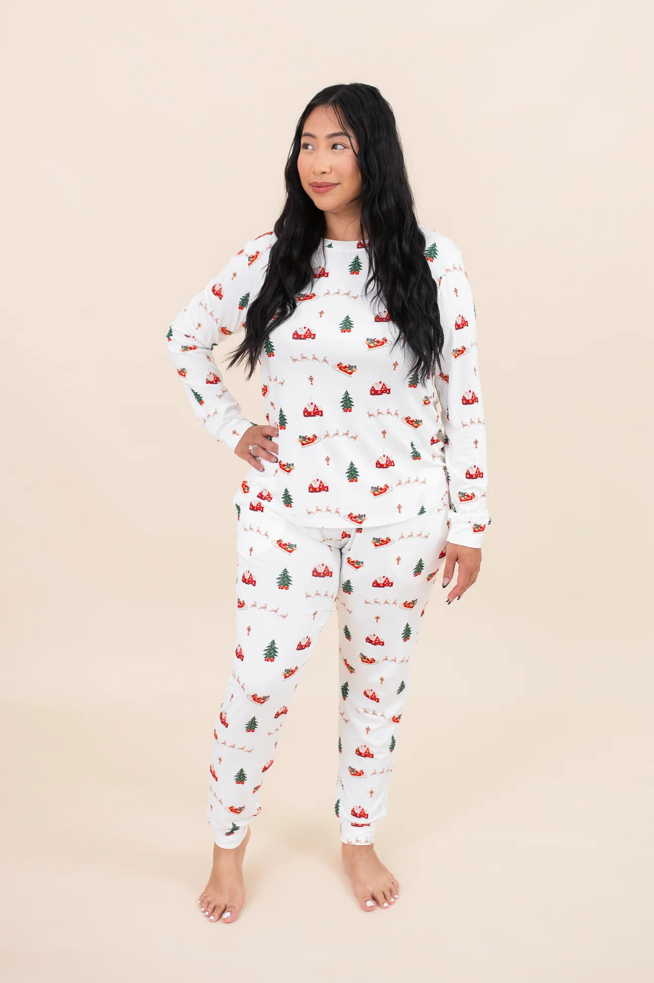 Bamboo Women's Jogger Pajama Set in Santa Sleigh | Kyte Living