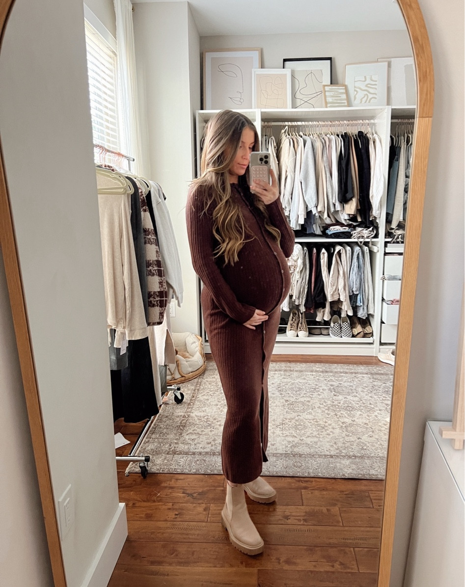 The BEST bump friendly dress for fall and winter! It’s so soft and cozy. I’m wearing a size small. 

#LTKStyleTip #LTKBump