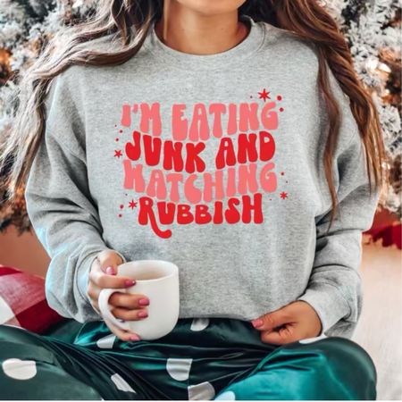 🎅🏻❄️ #christmas #sweatshirt 

#LTKSeasonal #LTKHoliday #LTKunder50