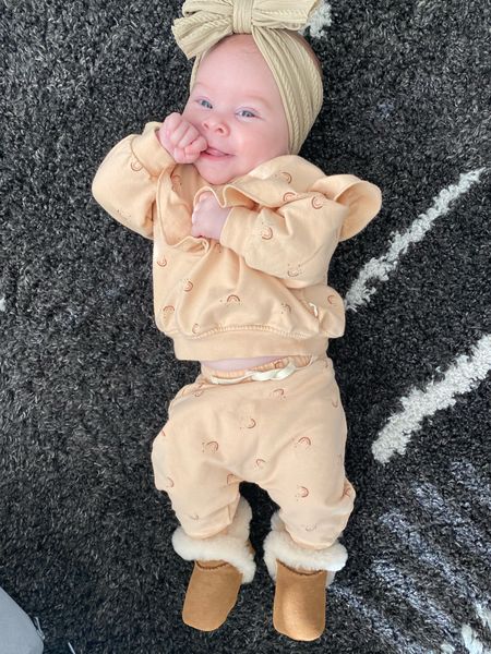 The cutest little sweat suit from Quincy Mae 💕 Runs true to size, she’s wearing 0-3 months 

Baby girl outfit, baby girl clothing, Quincy Mae, sweatsuit, fall baby clothing, spring baby clothing, winter baby clothing, baby Uggs 

#LTKstyletip #LTKfamily #LTKbaby