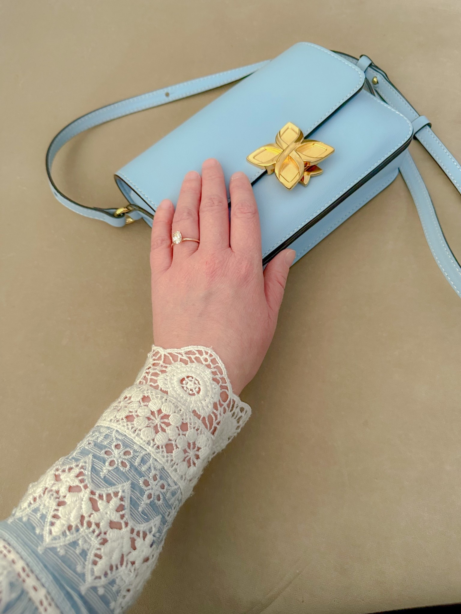 Details of the day 🦋

Blouse by Sézane
Mini hortensia bag by Fleuron Paris

#LTKootd #LTKSeasonal #LTKdayinmylife