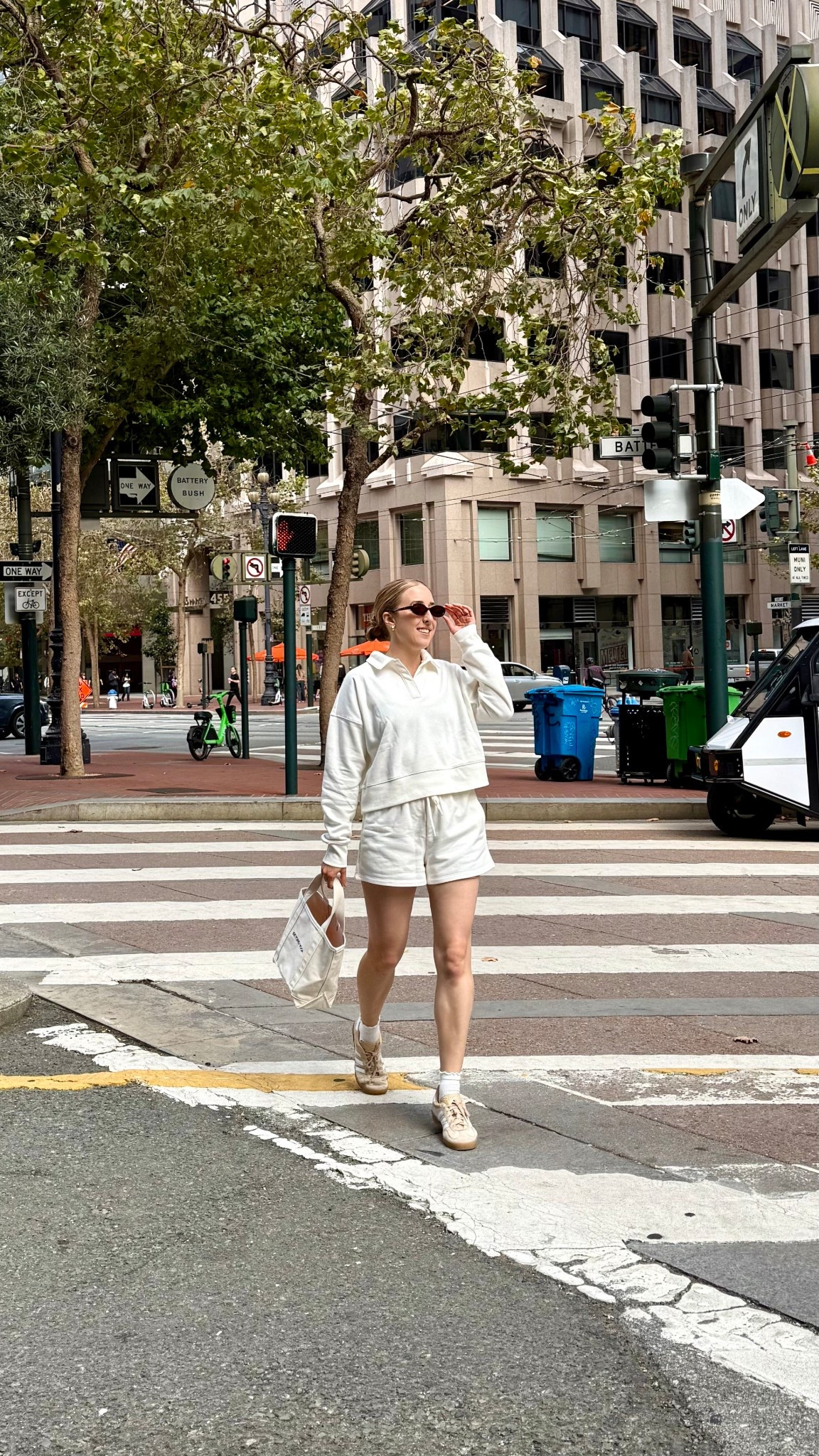 Cozy athleisure set ✨

beyond yoga | cream athleisure | city life