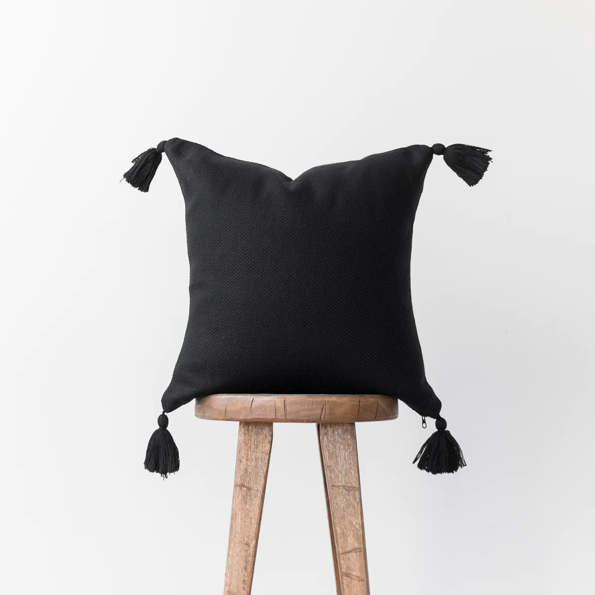 Amaro - Mudcloth Pillow Cover Single - 18'' | Woven Nook