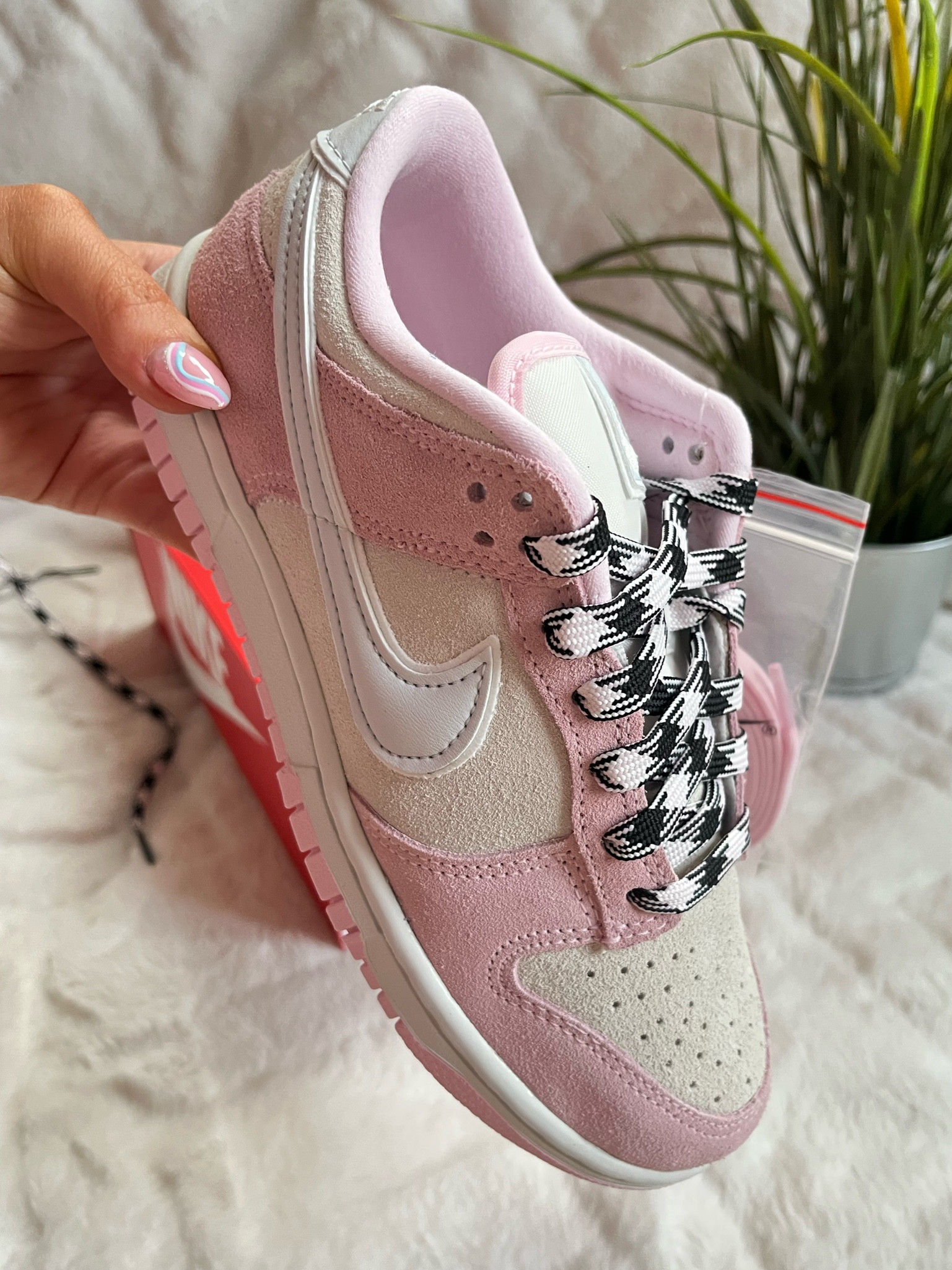 NIKE WMNS Dunk Low LX 