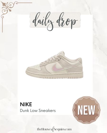 NEW! IridescentNike Dunk Low sneakers
