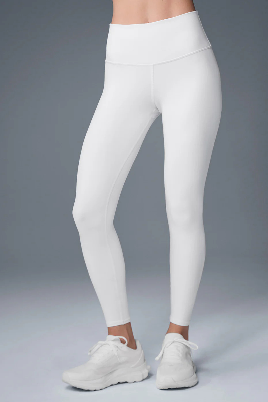 ALO | 7/8 High-Waist Airbrush Legging in White, Size: Medium | Alo Yoga (US)