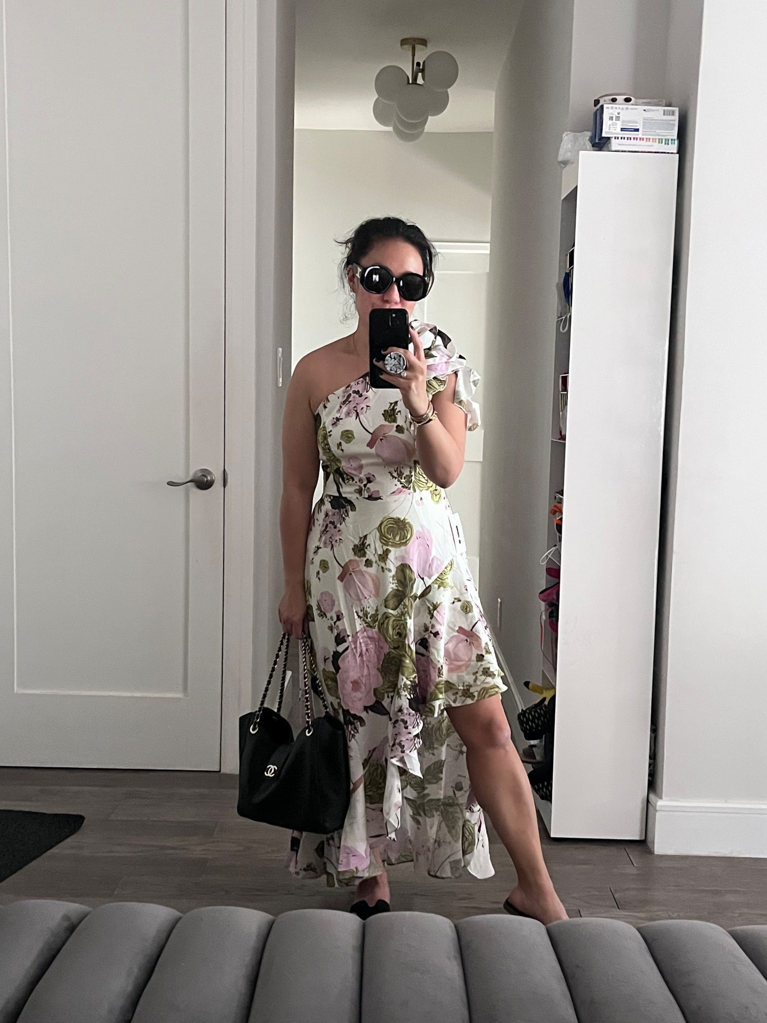 Gorgeous floral dress. High-low ruffle hem. I’m wearing an xs. Has a side zipper. Love the flowy fit. Big in the chest for me. My boobs are small. 

#LTKWedding #LTKootd #LTKFestival