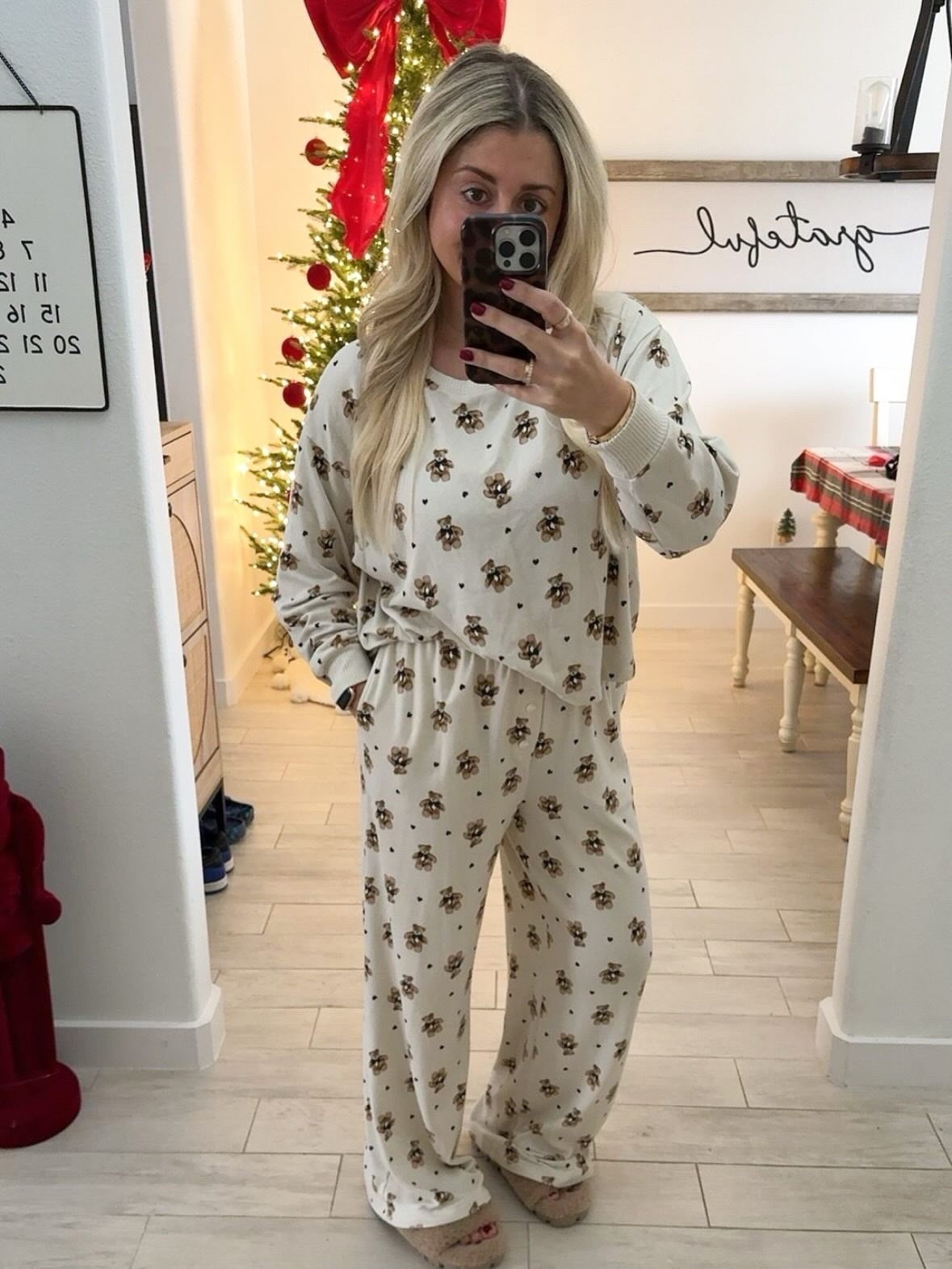 Cute cozy teddy bear pjs on sale
Size m
Uggs tts

#LTKFindsUnder100 #LTKSaleAlert #LTKGiftGuide