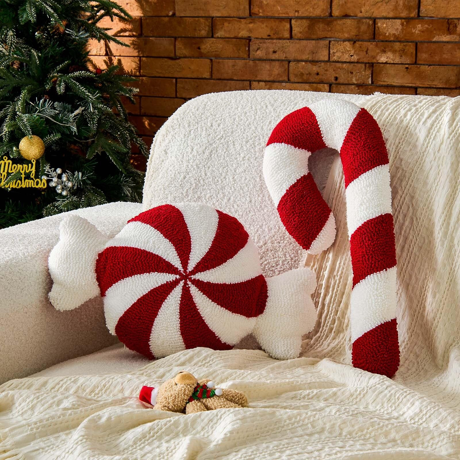 Uvvyui Christmas Pillows Candy Pillows Set of 2 Cute Candy Cane Decoration Winter Throw Pillow Ae... | Amazon (US)