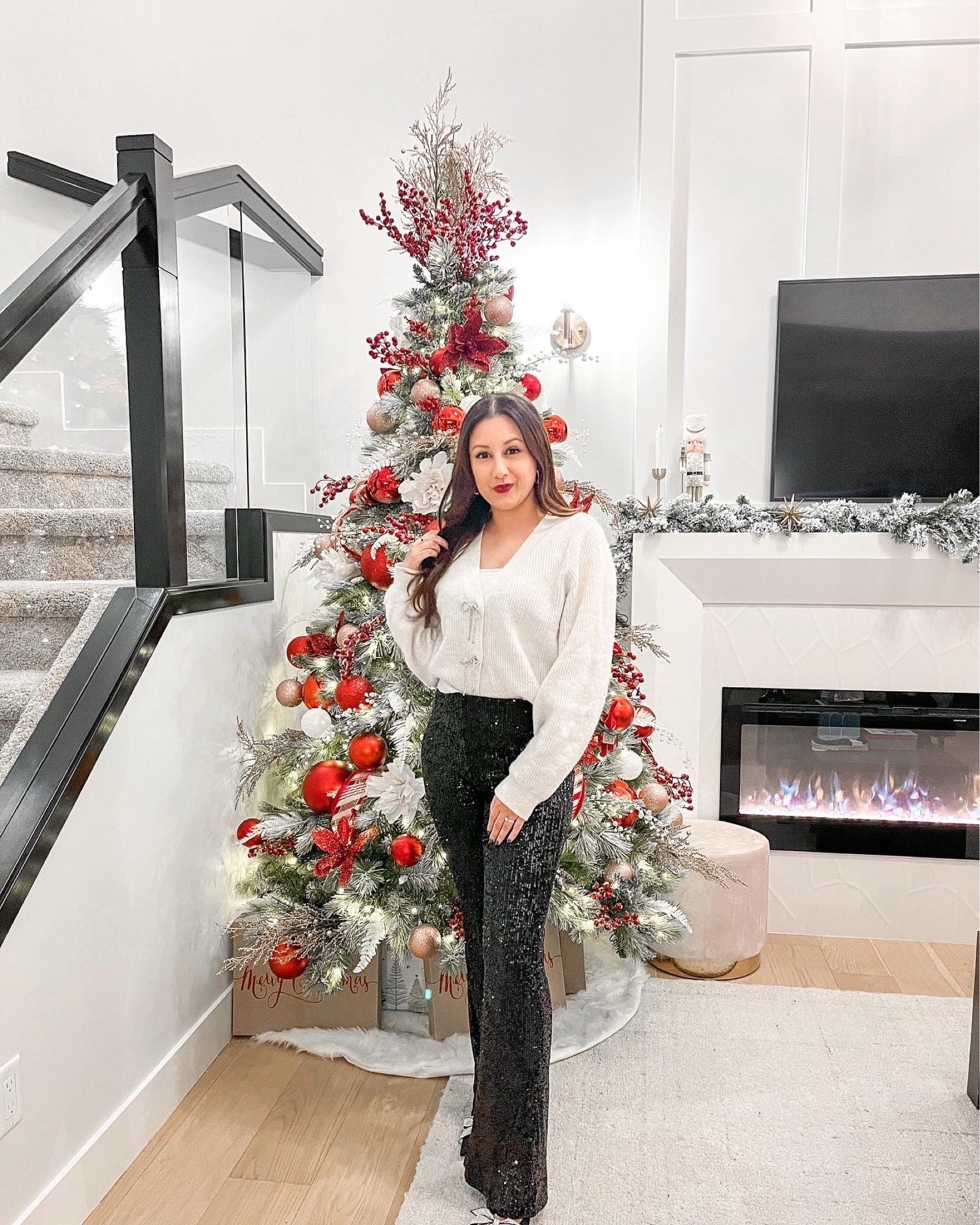 Holiday outfit I loved a few years ago and will be rewearing again this season! 
I love my sequins pants! 
Wearing xs 
Happy shopping 🛍️ 

#LTKdatenight #LTKholiday #LTKstyletip