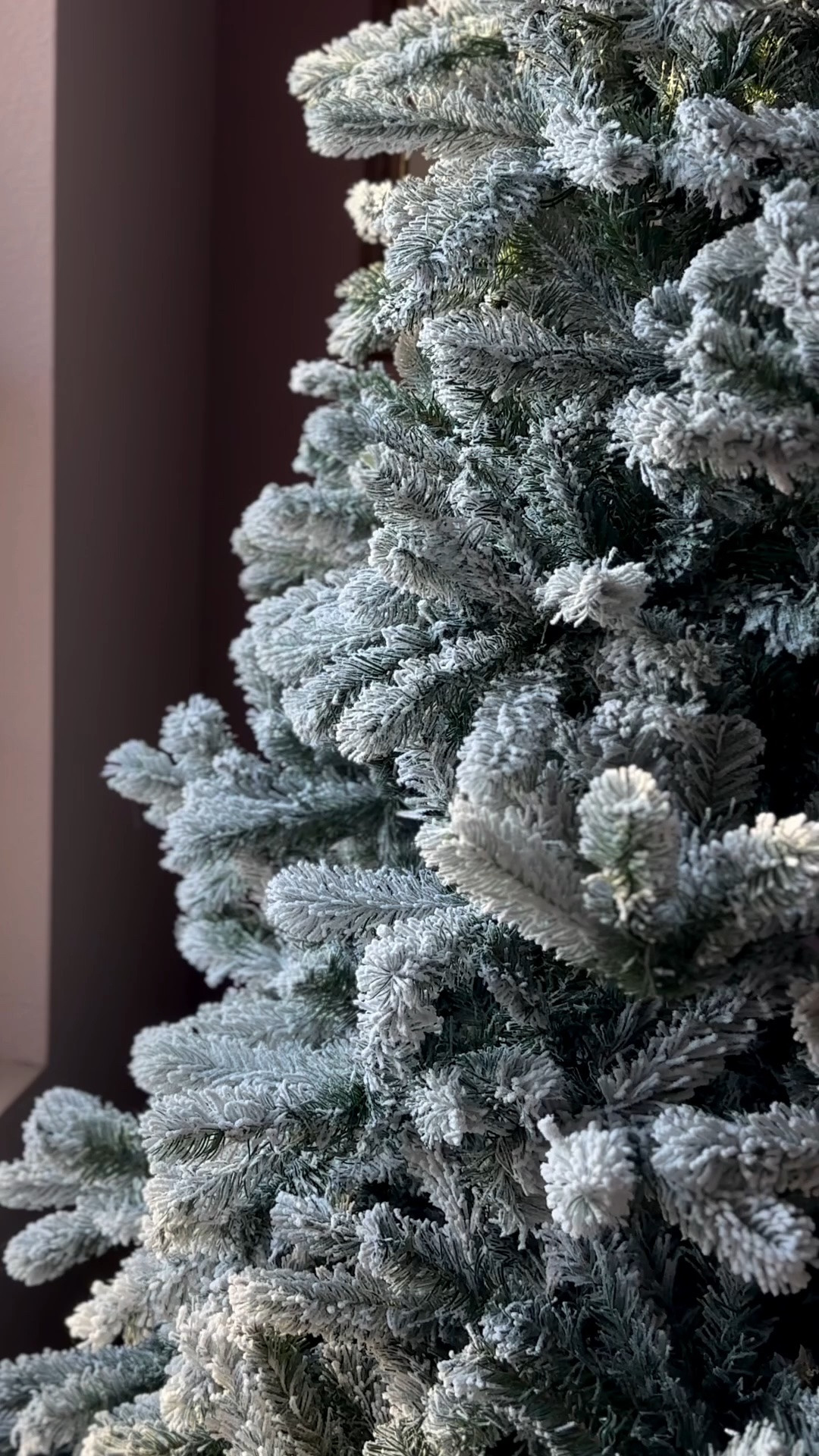 A moment for the fullness and majesty of this tree. @kingofchristmas gets it right every time. This was my tree last year and I cannot wait to put it up again. It’s on sale and now is definitely the time to get one.  

Two option’s with this tree, you can get it on sale or on clearance. Open box makes room for new trees, and the quality is still great! Up to you of course!

#LTKmomlife #LTKSeasonal #LTKHome