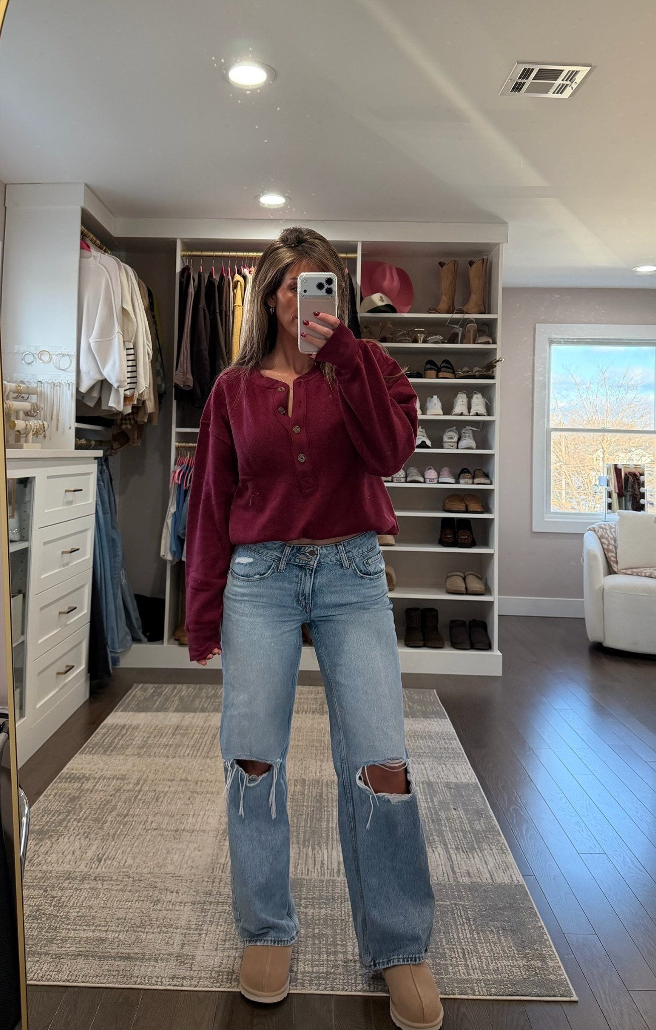 Aerie Henley that’s so cozy wearing a small 

#LTKmomlife #LTKFindsUnder50 #LTKSeasonal