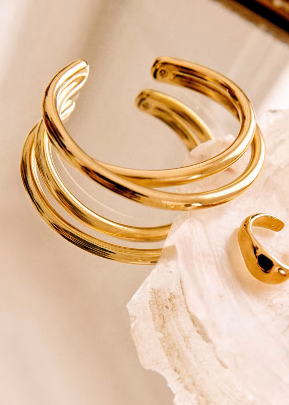 Chiara Wrist Cuff Bracelet | Sezane Paris