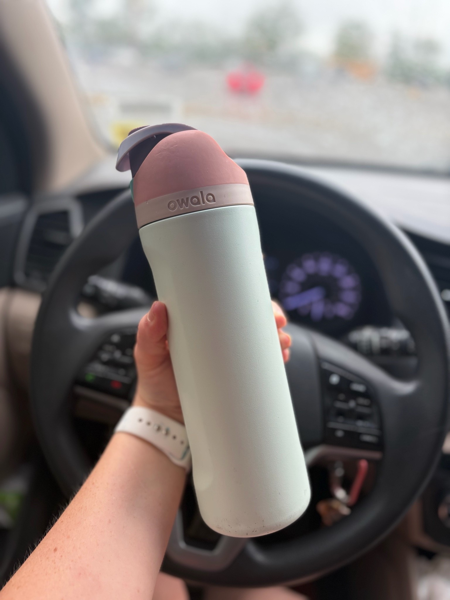 Need a slim water bottle for on-the-go? Grab an Owala!

#LTKdayinmylife #LTKfitnessgoals #LTKmomlife