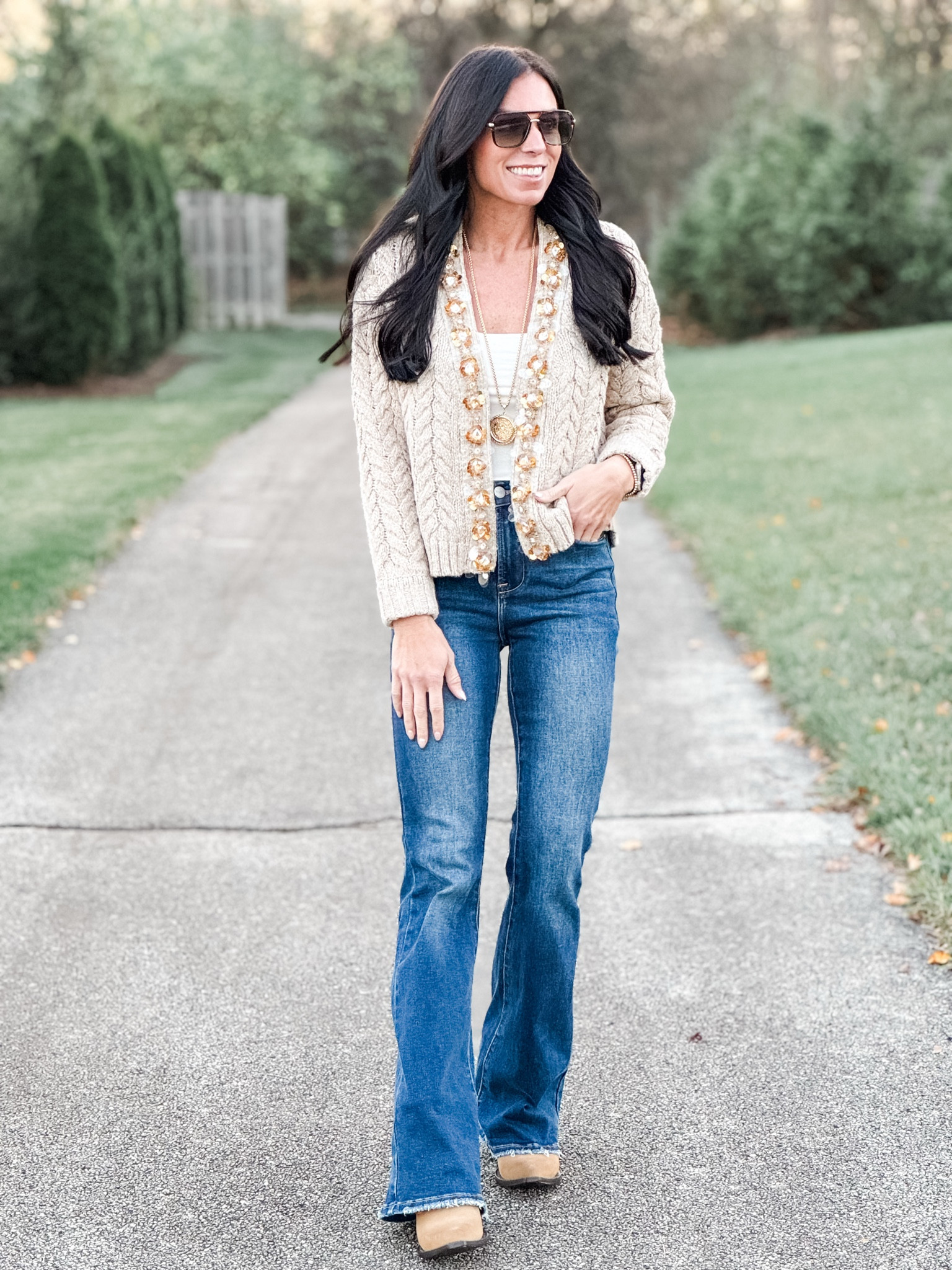 O/s cardigan
25 denim 

#LTKHoliday #LTKStyleTip #LTKSeasonal