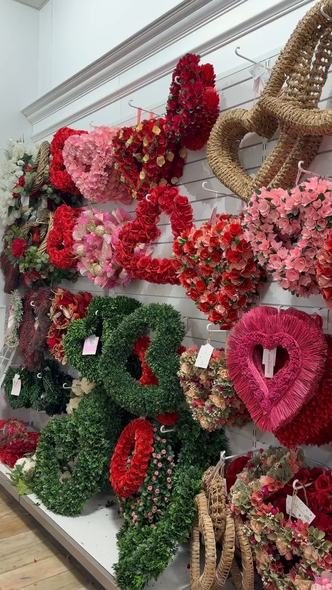 Heart wreaths ❤️ An easy way to add a little Valentine’s charm to your door, mantel, or entry. Festive, soft, and perfect for February decorating.


#LTKSeasonal #LTKHome
