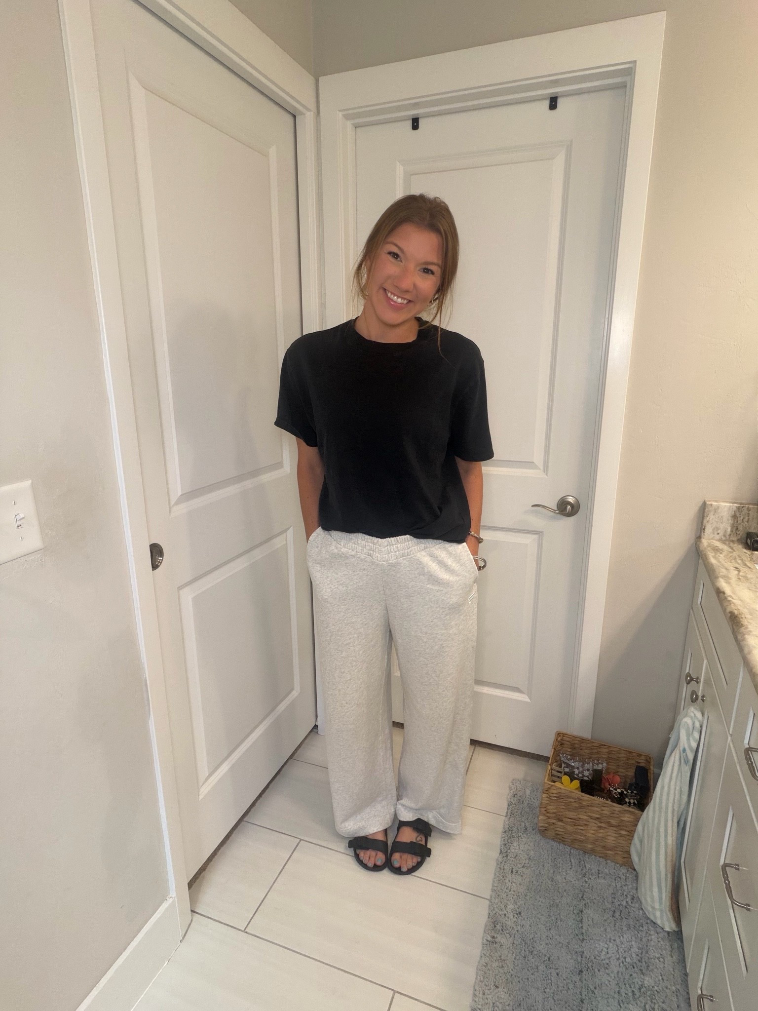 Comfy school drop off outfit for the everyday busy mom!

#LTKmorningroutine #LTKgrwm