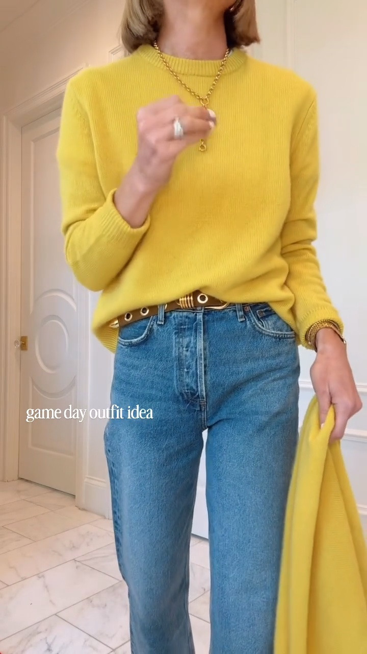 Easy game day outfit idea!! I’m loving all the pieces from @Tuckernuck’s new Fanatics collection. I’m wearing size small in the top and 25 in the jeans, run tts!