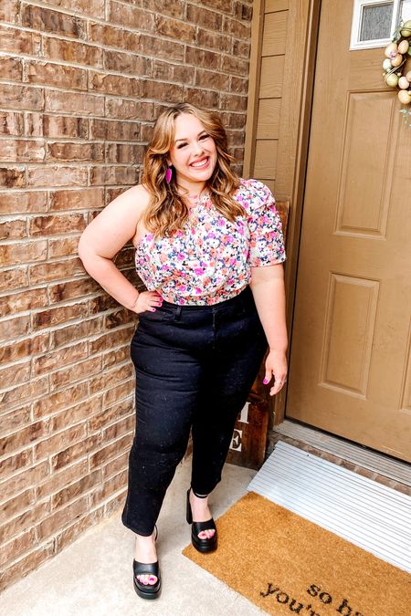 These pants are my top trending sale right now, and for good reason! I love a black jean for dressing up a top, or having fun with a grunge styled outfit. They’re really comfortable and fit TTS. I love that they come in short also!

#LTKstyletip #LTKcurves #LTKworkwear