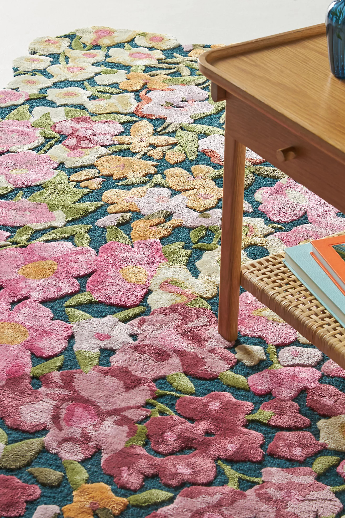 Cassia Wool/Viscose Blend Tufted Floral-Shaped Rug | Anthropologie (US)
