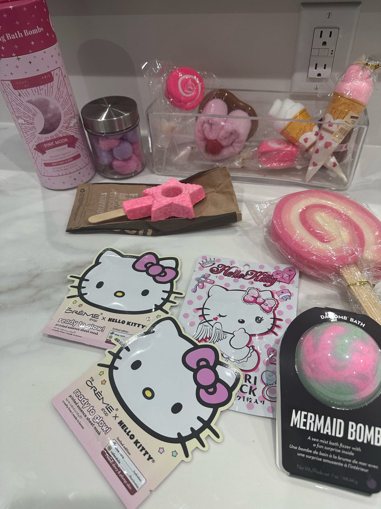 Hello Kitty Facemask skincare 🎀 on Amazon

#LTKbeauty
