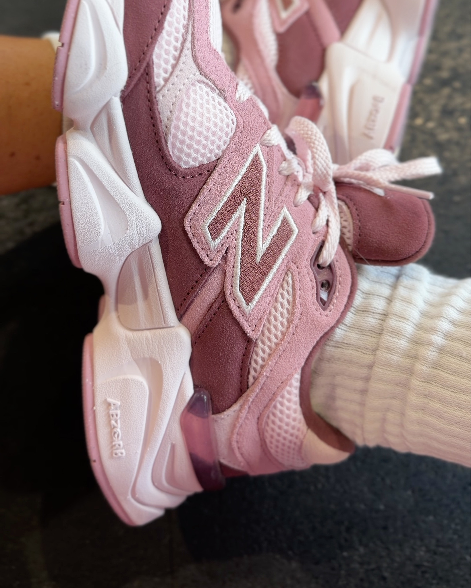 New Balance 9060 Pink Granite Washed Burgundy 💓

#LTKcanada #LTKshoes #LTKbeauty