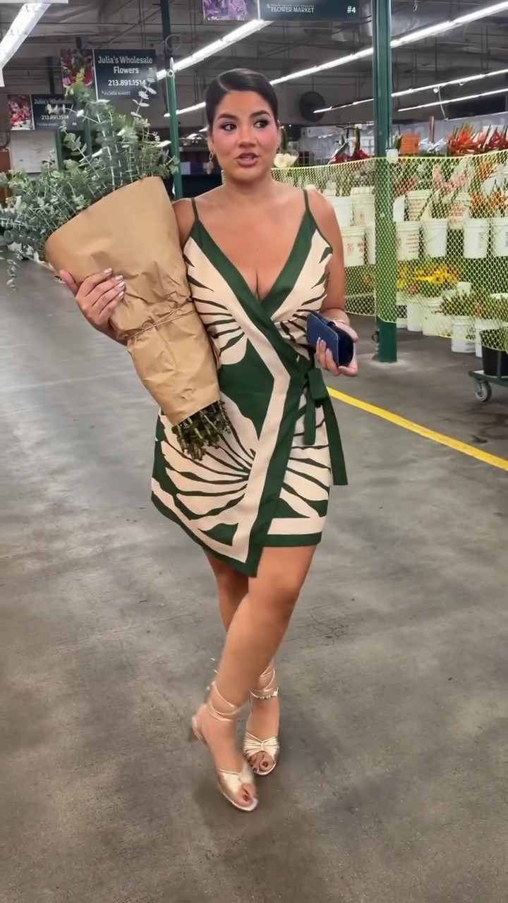 Outfit Of The Dia + Friends. A dilly dally day at the Flower District.

Im definitely giving resortwear rather than dilly dally BUT who really cares lol!  😆

Outfit of the dia, summer ootd, floral district, Latina influencer, sister time, out with friends

#LTKootd #LTKTall #LTKMidsize