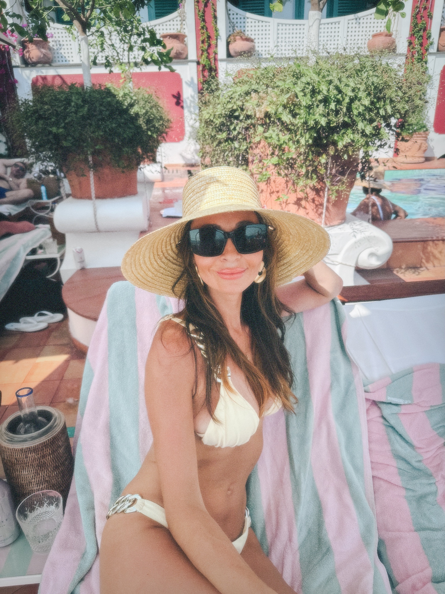 Le Sirenuse style 😎 #italy #positano #vacationlook #lesirenuse