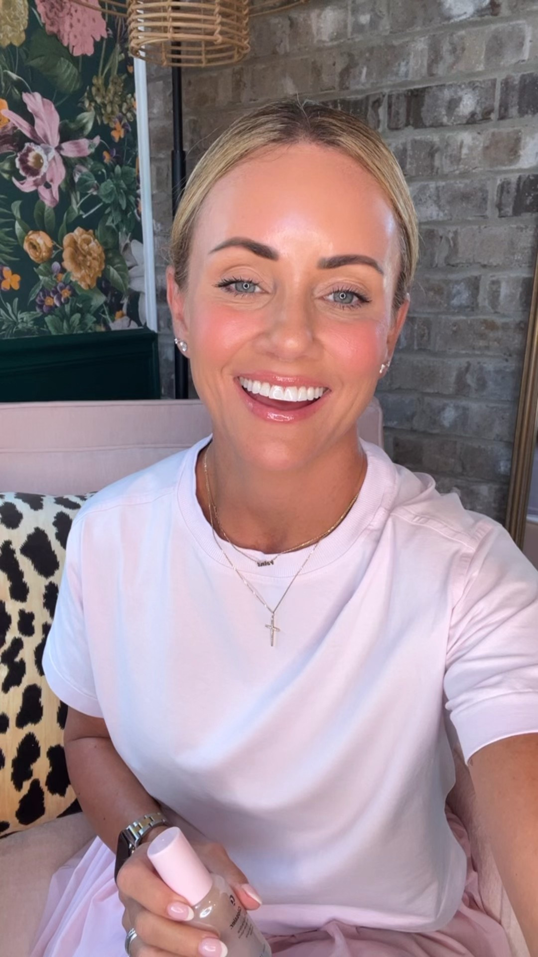 Get a natural looking beautiful glow to your skin with this oil serum hybrid illuminating serum!

#kbstyled #summerbeauty #beautyfavs #beautyproducts #glowingskin #skincare #faceserum #illuminatingserum

#LTKFindsUnder50 #LTKOver40 #LTKBeauty