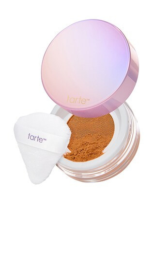 tarte Creaseless Setting & Brightening Powder in Caramel. | Revolve Clothing (Global)