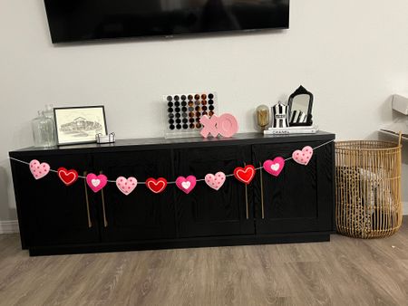 Valentine’s Day garland decor

#LTKfindsunder50 #LTKhome