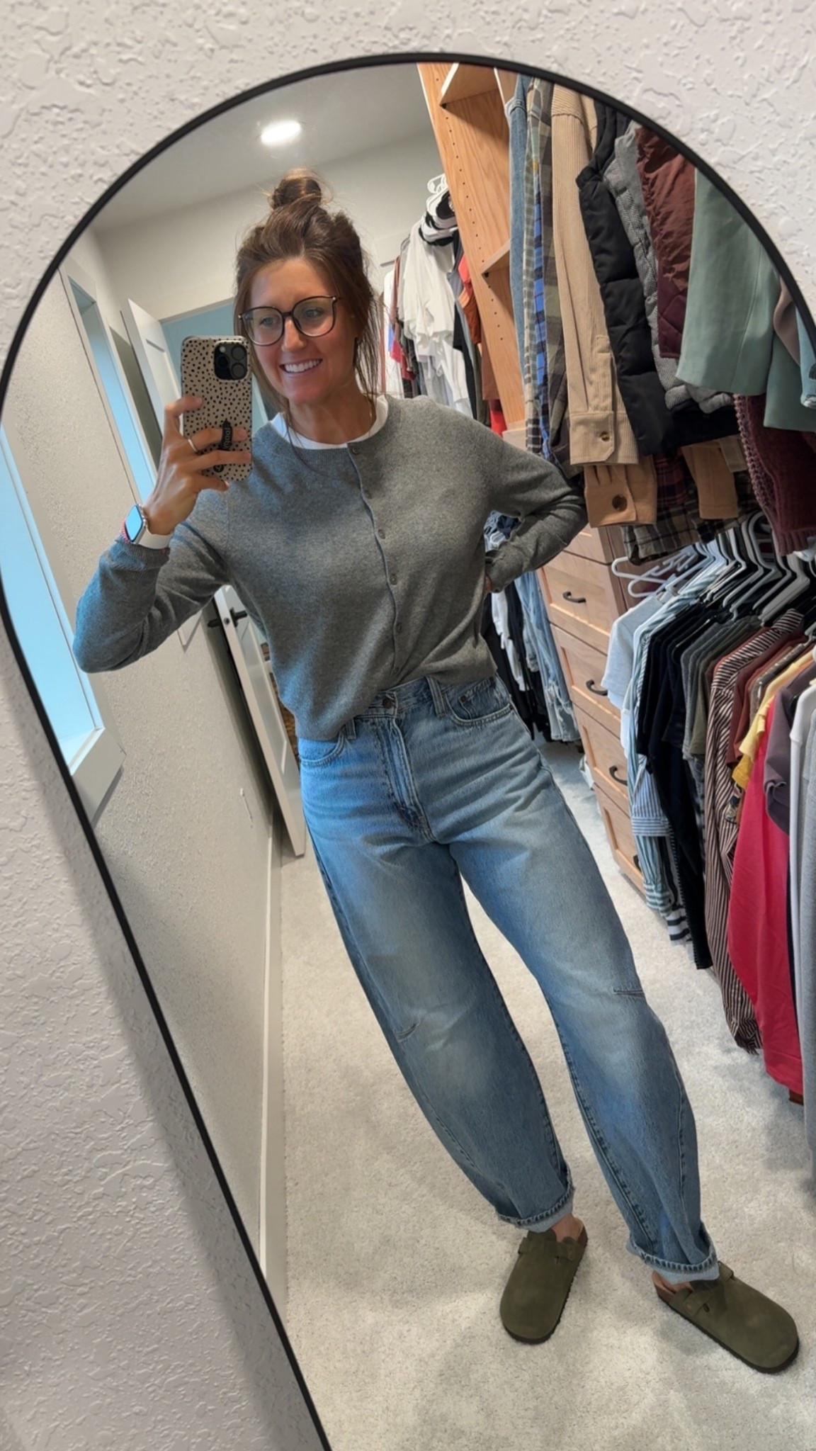 Casual OOTD with the new viral cinched Levi’s barrel jean. This outfit is perfect for the fall weather and can be paired with so many different style shoes! I’m loving this new green color clogs! #ootd #casual #barreljeans #levis #longsleeve #cardigan #jeans #clogs #whitetee

#LTKSeasonal #LTKStyleTip