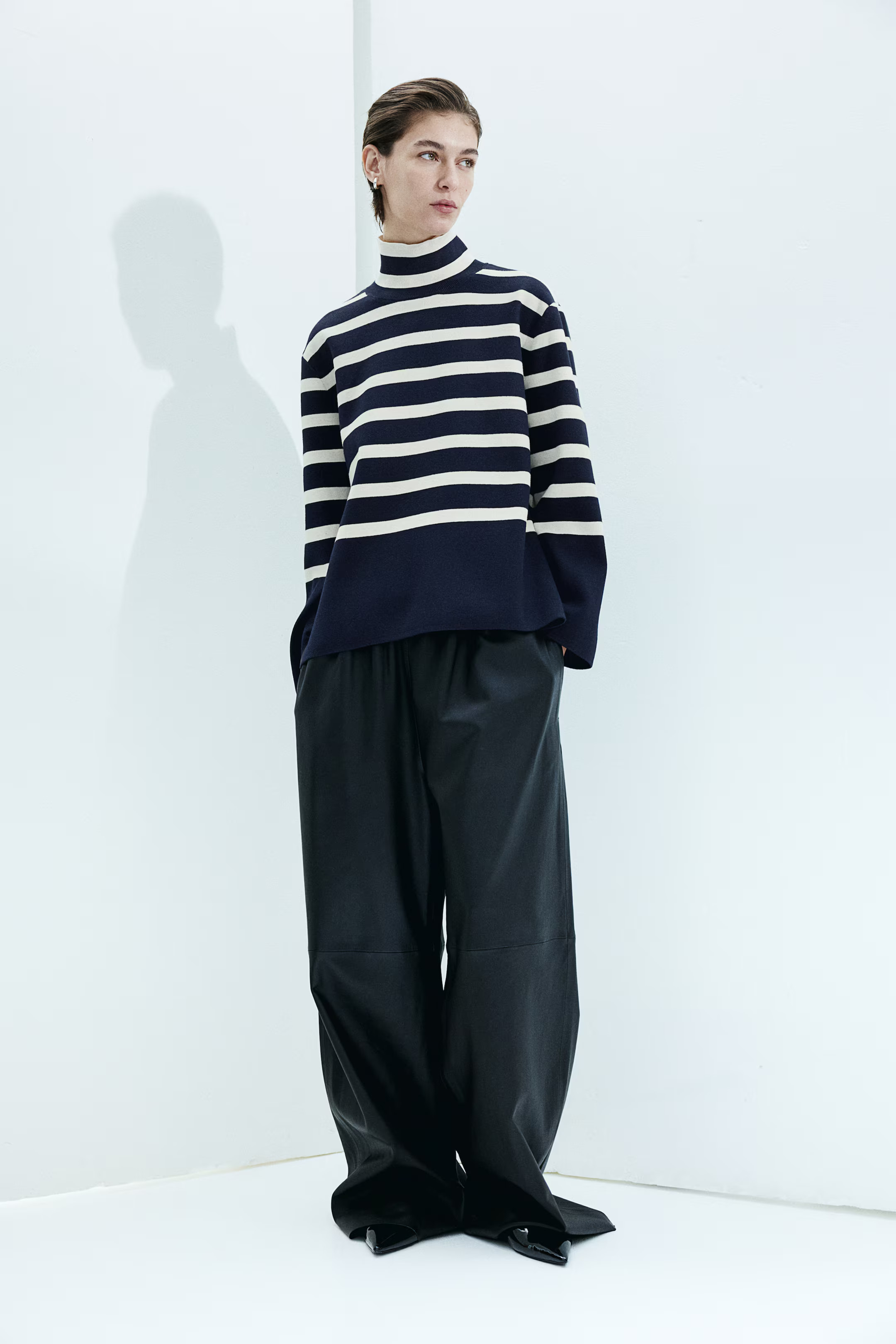 Mock Turtleneck Sweater - Navy blue/cream striped - Ladies | H&M US | H&M (US + CA)