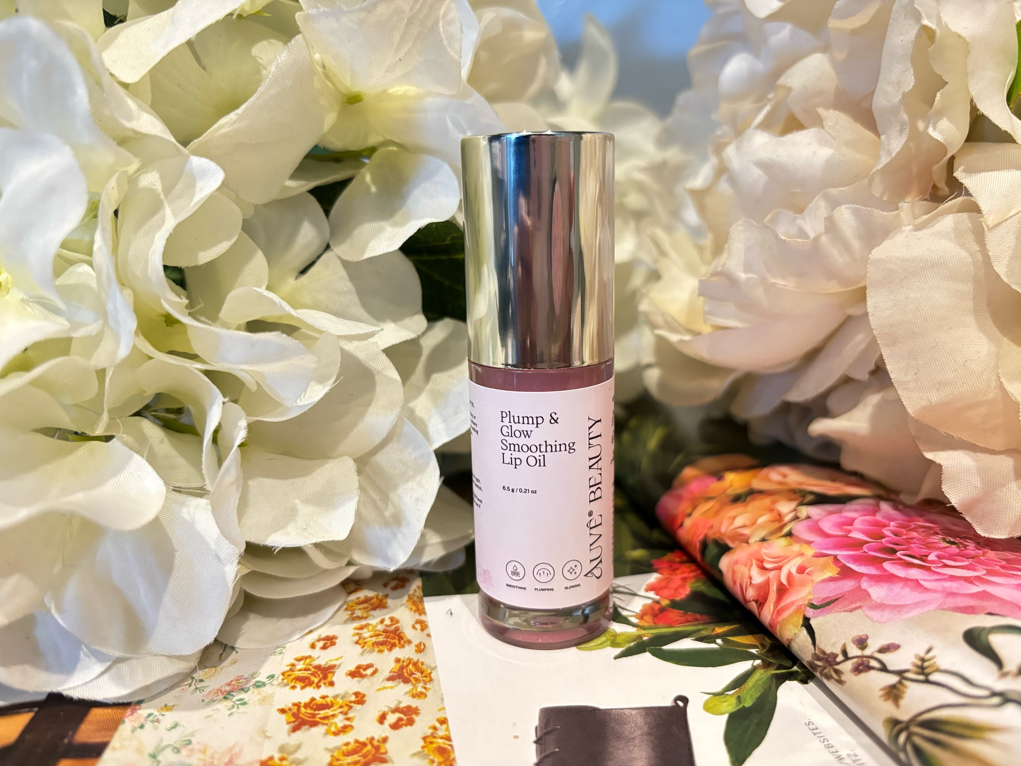 Obsessed with this plump and glow smoothing lip oil 🎀




What is Auvê Beauty's story? Born from a passion for vibrant living, Auvê® Beauty is rooted in the richness of Guyanese active botanicals combined with principles of a modern-day, healthy California lifestyle. From the magic of the lush Guyanese Rainforest to our brand ethos of empowering your daily life, Auvê® Beauty uses simplicity, elegance, and potency to bring beauty from within. Their products embody Caribbean delight and San Francisco's free spirit by balancing botanical ingredients with a multi-use regimen to improve your well-being.

#ad
#auvebeauty
@auvebeauty