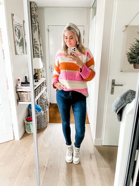 Outfits of the week 

Pink, orange and beige oversized sweater with wool (M) paired with dark blue Ava skinny jeans (size EU40) and high top sneakers. 



#LTKSeasonal #LTKstyletip #LTKHoliday