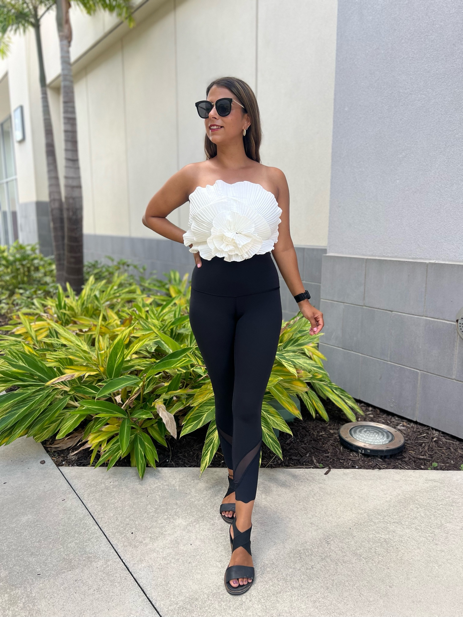 3D Flower Decor Strapless Sleeveless Bandeau Top Slim Fit Solid Cropped Tube Tops #founditonamazon

#LTKSaleAlert #LTKFindsUnder50 #LTKSummerSales