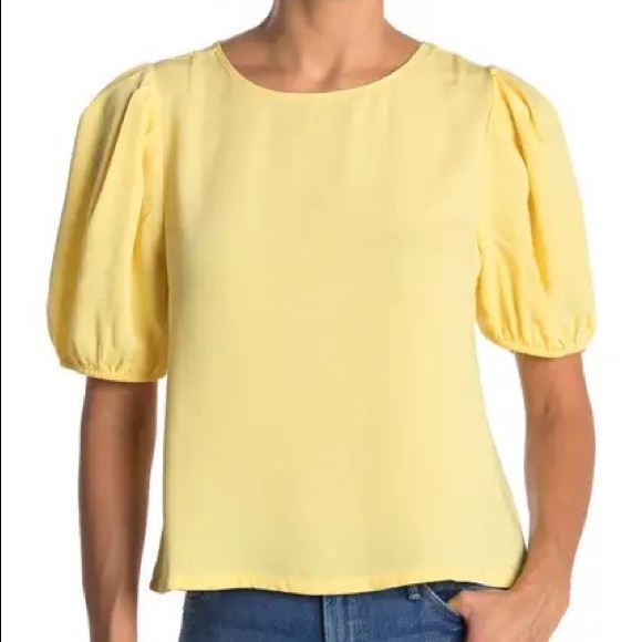 ELODIE Keyhole Back Short Sleeve Blouse NWT | Poshmark