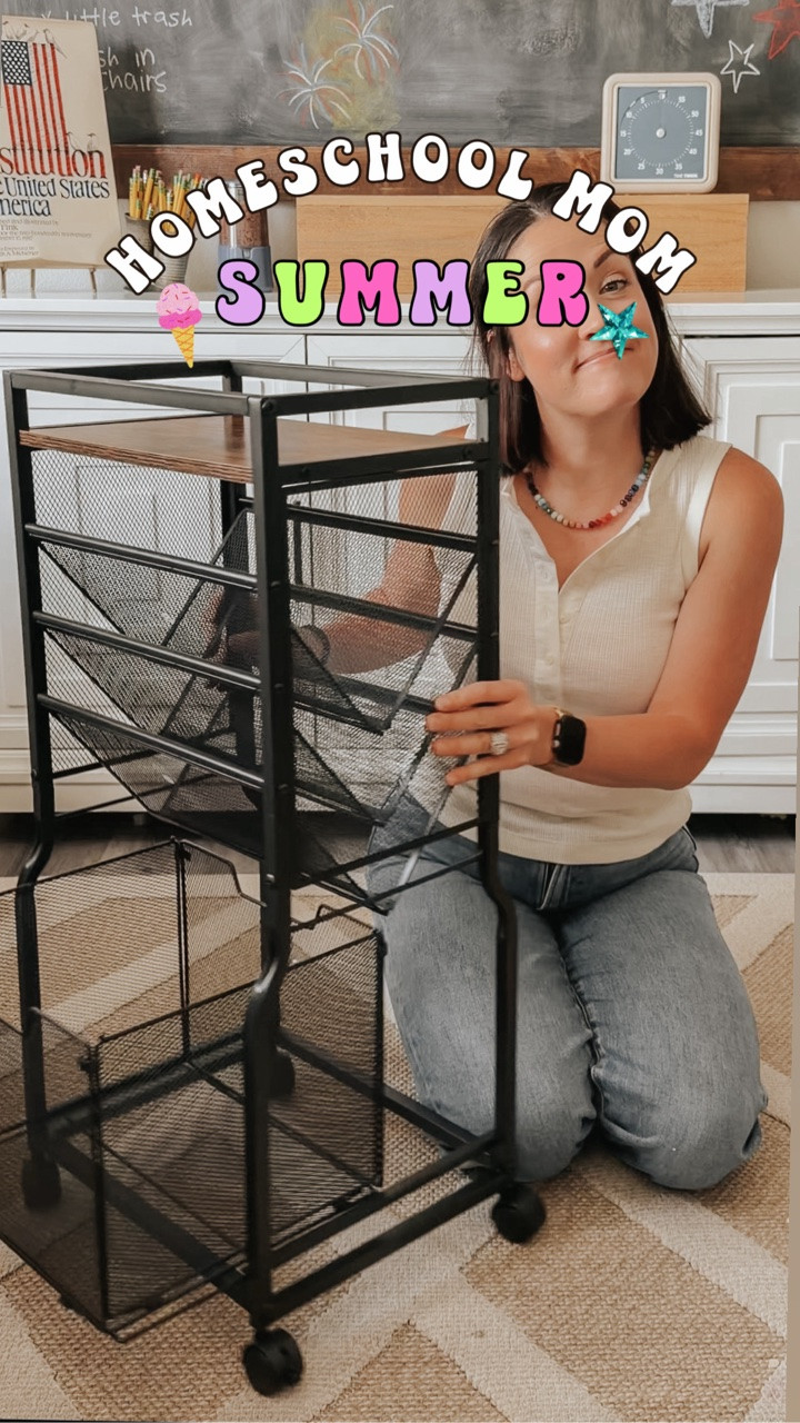What would you put in this homeschool rolling cart?!?!? 😉🖤🤍 I’m a fan of all things practical homeschool organization and homeschool systems that actually work. I know some of you love your homeschool rolling cart… so I’m giving it a shot. 

⭐️ Major BONUS ⭐️ — it’s on wheels… unlike our old morning basket that 🪄 magically 🪄 weighs 4,000 pounds when I ask anyone under the age of 10 to put it away 😎