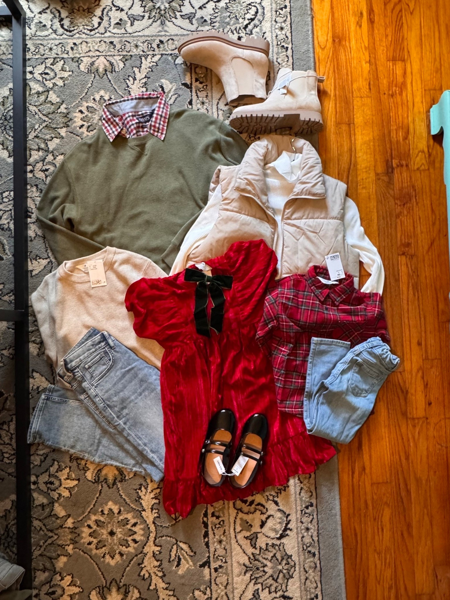 Here’s our holiday fam pic vibe - we’re going to a Christmas tree farm, so dressy but not to dressy, right? #LTKFamily 

#LTKHoliday #LTKSeasonal