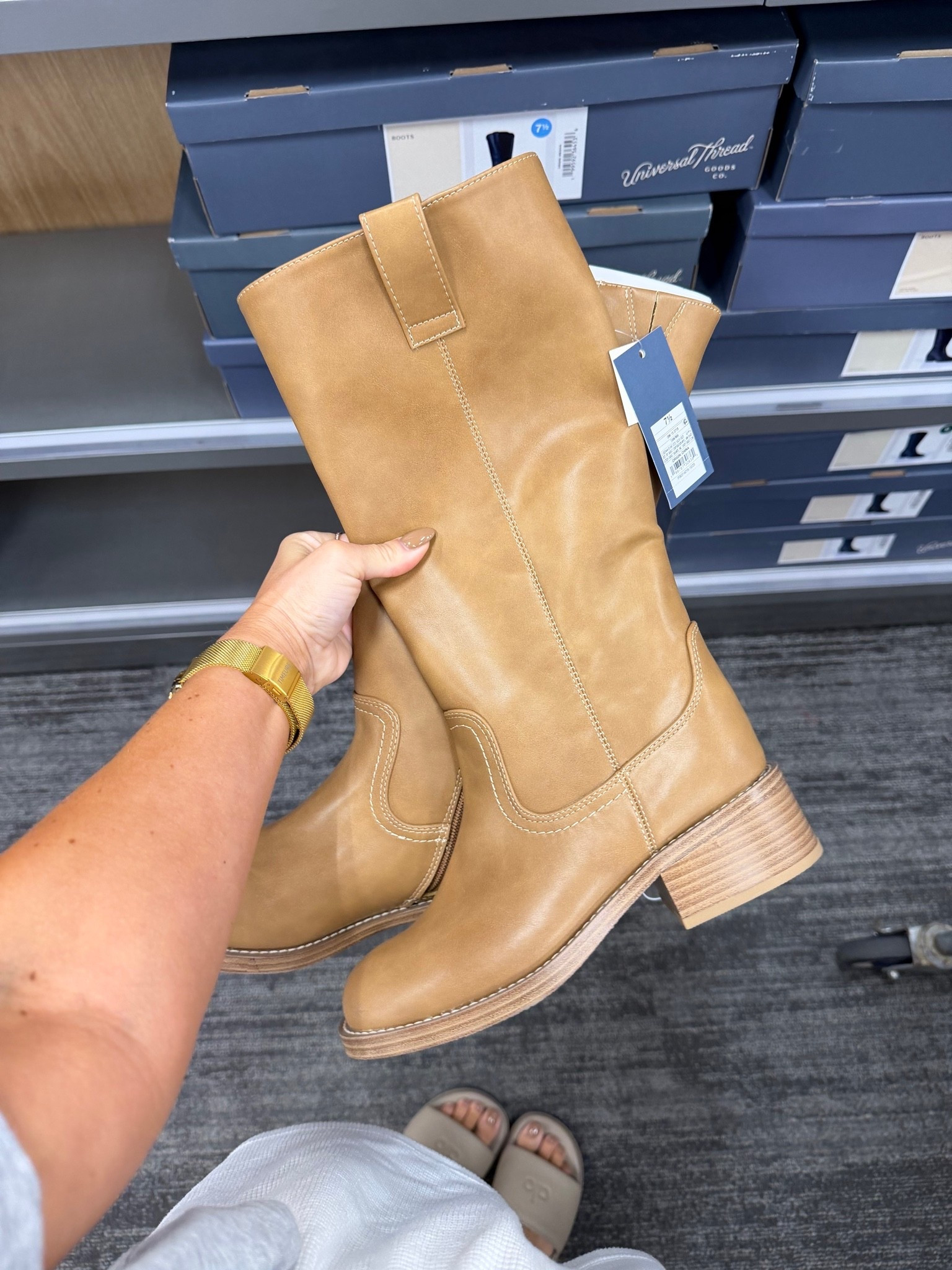 The perfect fall boot! 👢

#LTKSeasonal