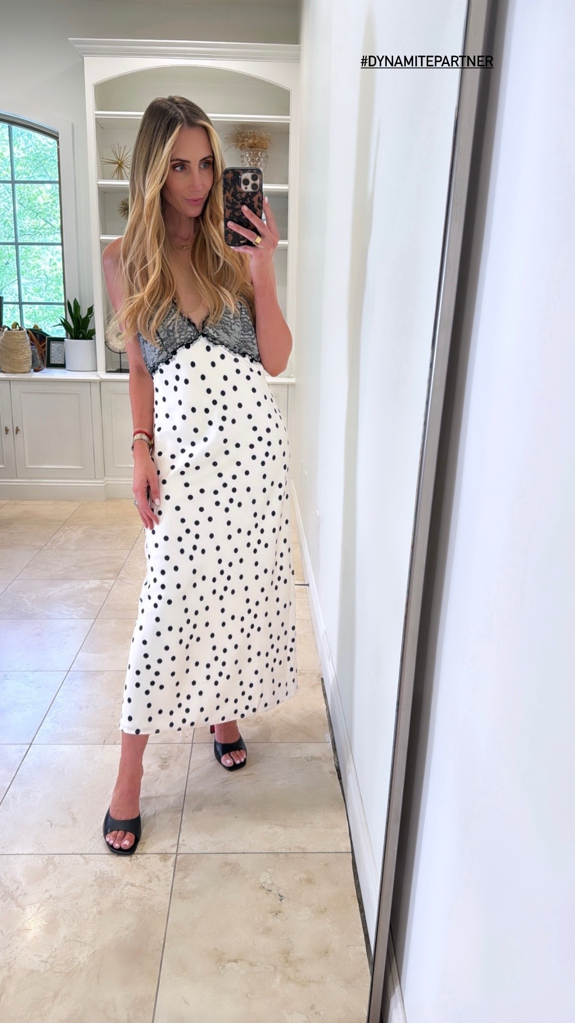 #AD I officially found the cutest date night dress! The fit is so flattering, and I can't get enough of the polka dot print. @dynamiteclothing #dynamitestyle #dynamitepartner